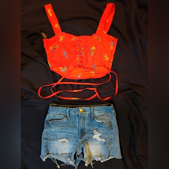 2 Piece Nasty Gal Size 10 Top With Universal Thread Size 6 Distressed Shorts - Picture 1 of 10